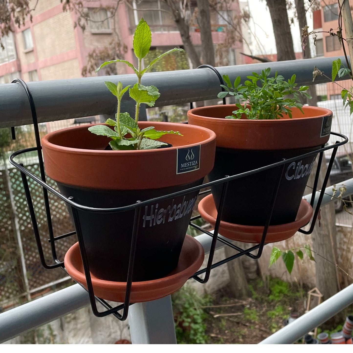 Portamacetero Colgante para Balcon M2