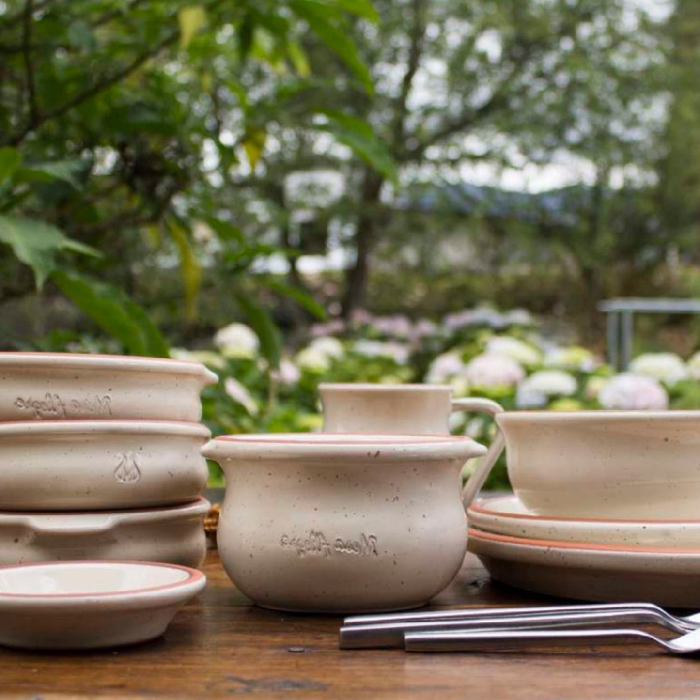 Set de Cacerolas y Platos Crema Miel