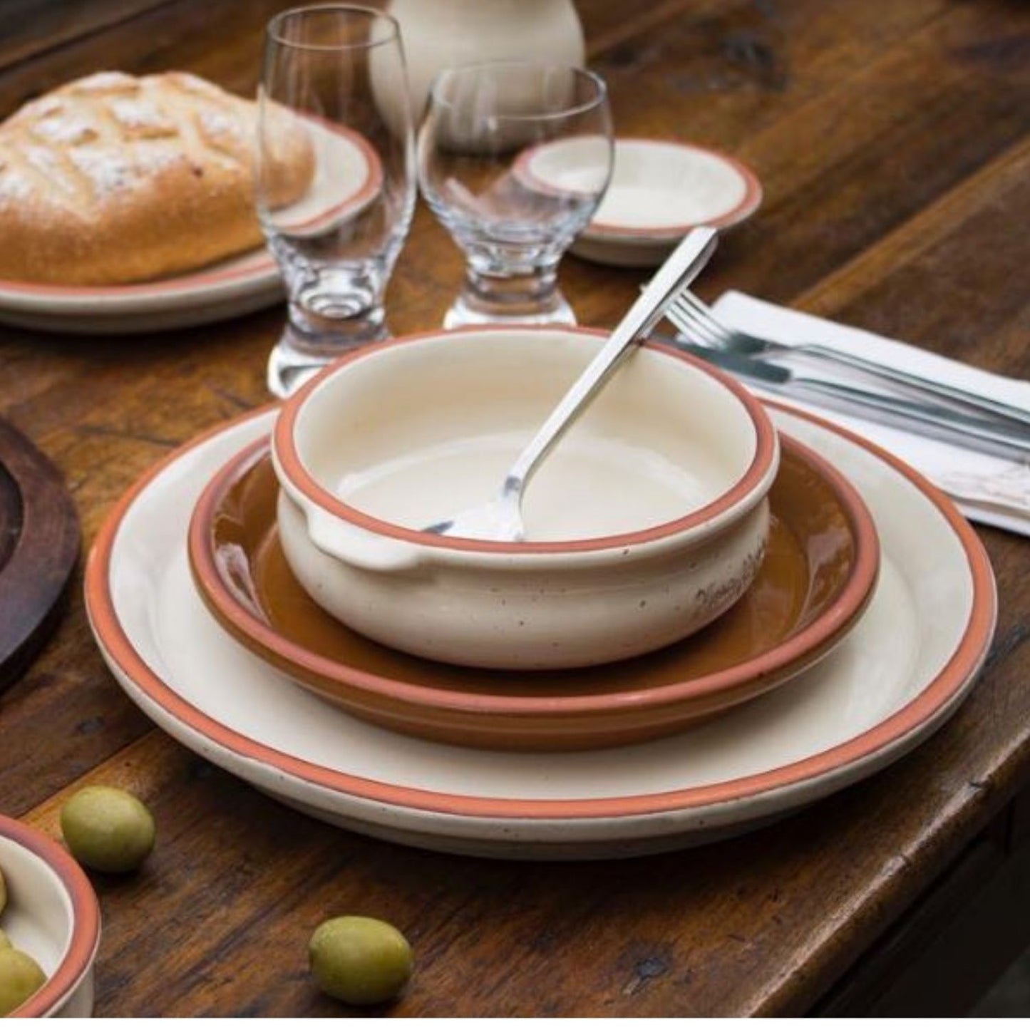 Set de Platos y Cazuelas Crema Miel